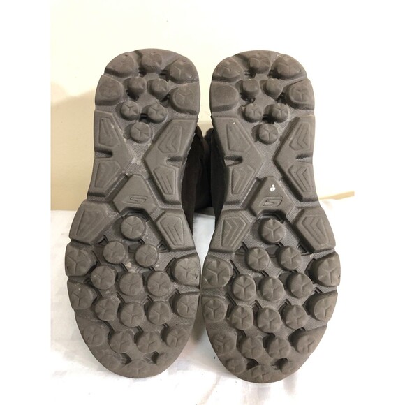 Skechers  Women's Casual Winter Warm Brown Suede Boots SN 14357 size US 7 EUR 37 - Picture 10 of 10